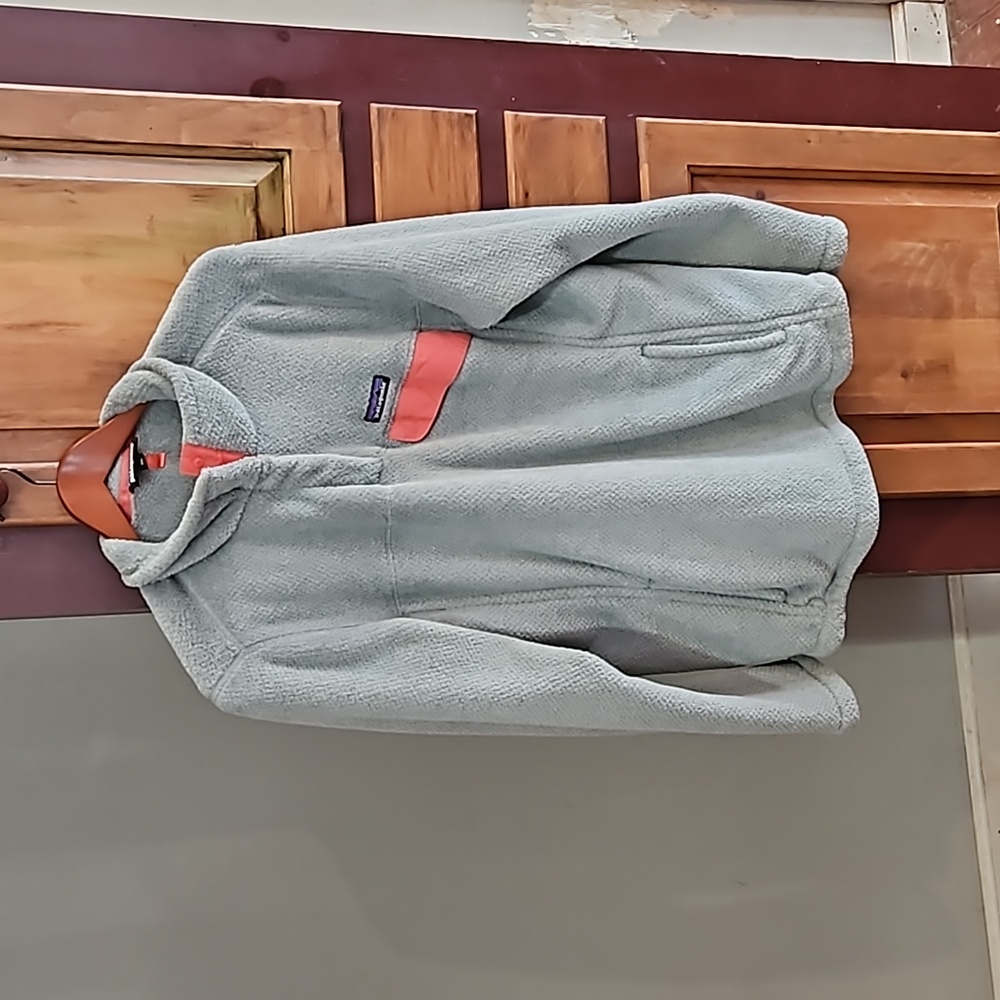 Patagonia pull over sweater